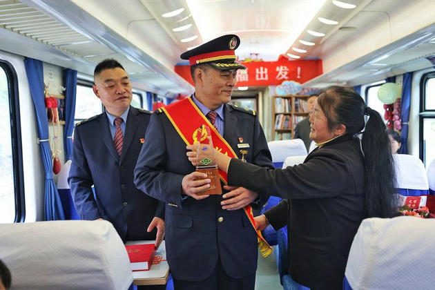 1762385447614282.jpg 铁路2.jpg