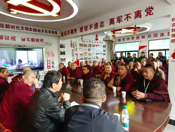 西藏自治区林芝市少数民族参观团一行到电视塔社区调研学习民族团结进步工作