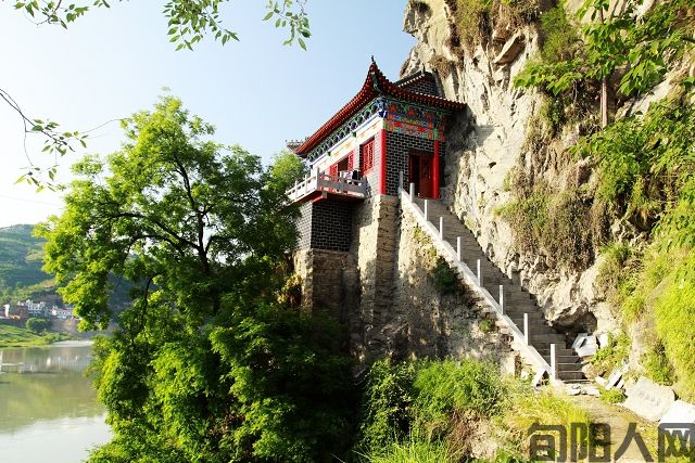 旬阳洞儿碥太极观(图1) 2011122617249.jpg