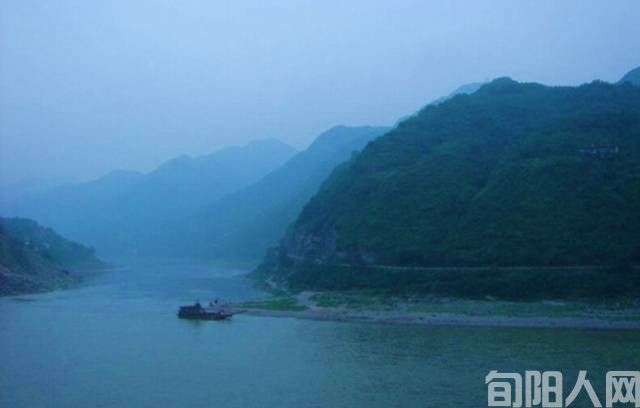 穿越时空的河流    文/程根子