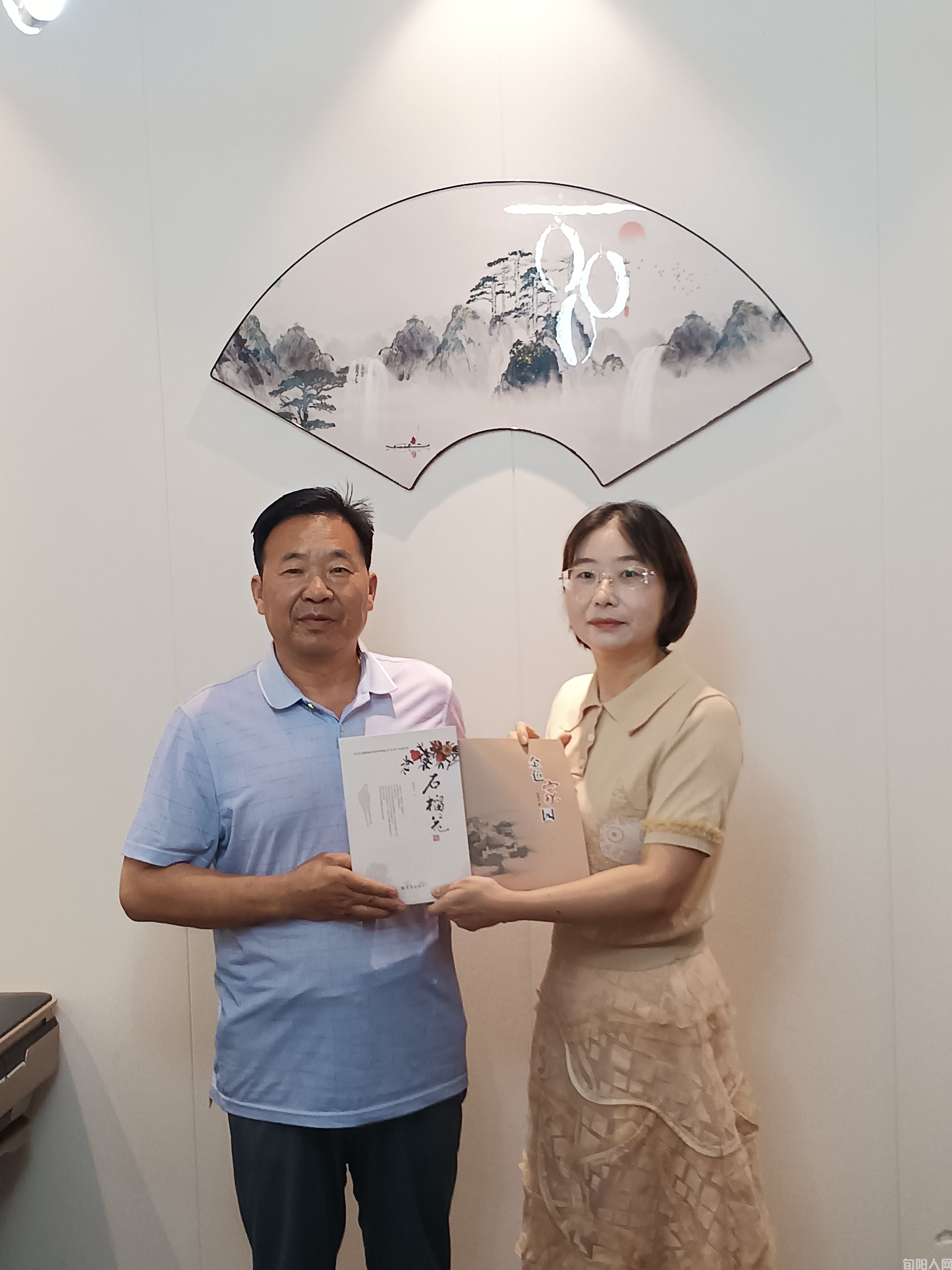 旬阳市本地四位知名作家为“旬阳人网”赠书(图11) 程根子老师0.jpg