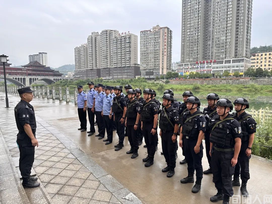 旬阳:法院法警大队与公安局特警大队首次开展跨警种交流共建活动(图5) 旬阳:法院法警大队与公安局特警大队首次开展跨警种交流共建活动(图5)