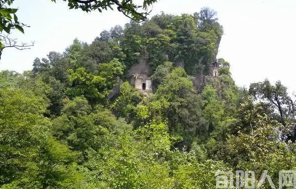 旬阳西岱顶一巴山深处“小武当”文/梁玲(图1) image.png