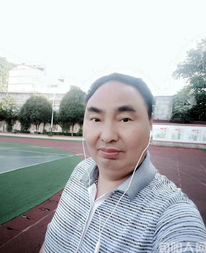 优秀教师向维录