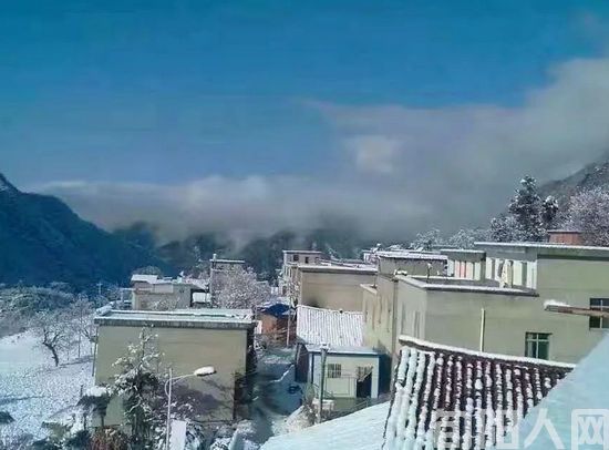 时隔八年,佛洞那场大火,你还记得多少? 文/任玲波(图1) 白柳.jpg