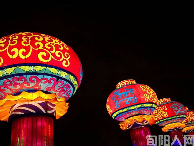 中秋赏月 文/张志琴(图2) 灯.jpg