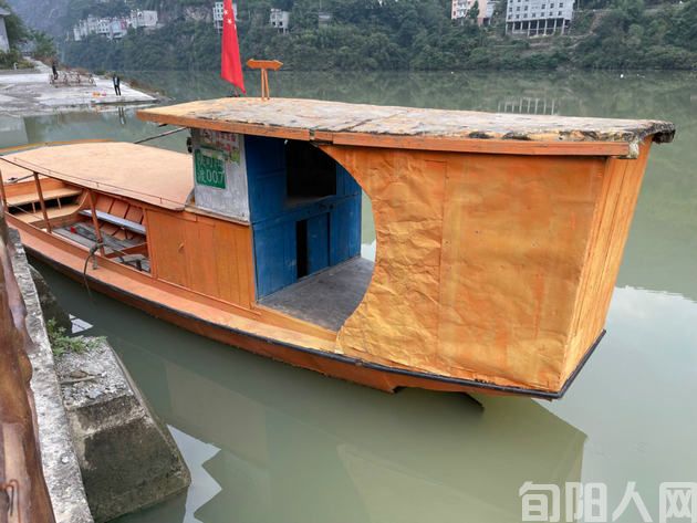 再说“交友” 文/訥 言(图1) 汉江小船.jpg