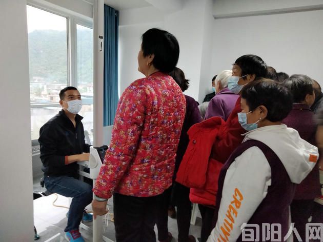 陕西旬阳城关镇四海逸家社区:“点单式”志愿服务暖人心(图3) 003.jpg