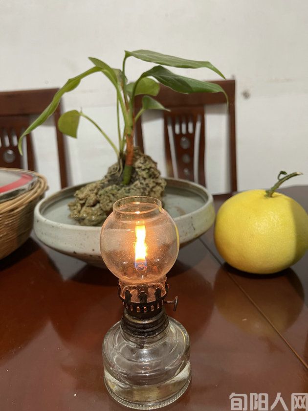 散文诗•长与短 文/刘承印(图1) 灯.jpg