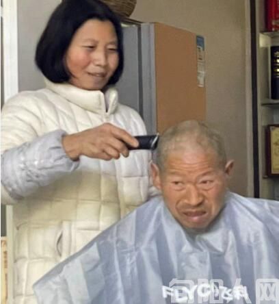 一位平凡而又善良的女人(图2) 徐桂芳2.jpg