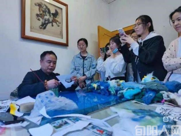 铁肩担道义,妙手传非遗——棉絮画传承人李海红的艺术精神(图3) 李海红4.jpg