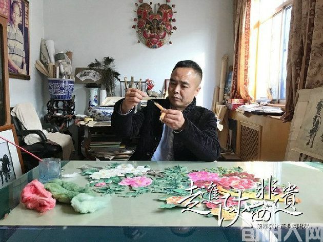 铁肩担道义,妙手传非遗——棉絮画传承人李海红的艺术精神(图6) 艺术家.jpg
