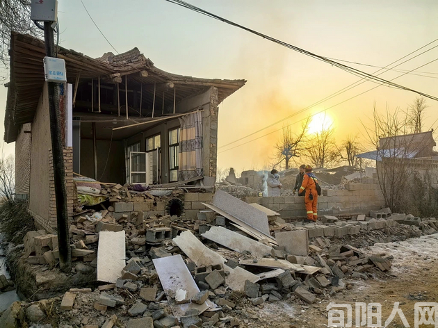 地震过后的人间清醒 文/李向宝 (图2) 地震2.png