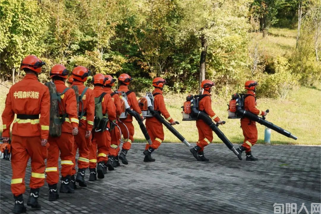 安康市恒口示范区长行村村委会和驻地居民代表一行走访慰问陕西机动队伍安康驻防分队(图8) 8.jpg
