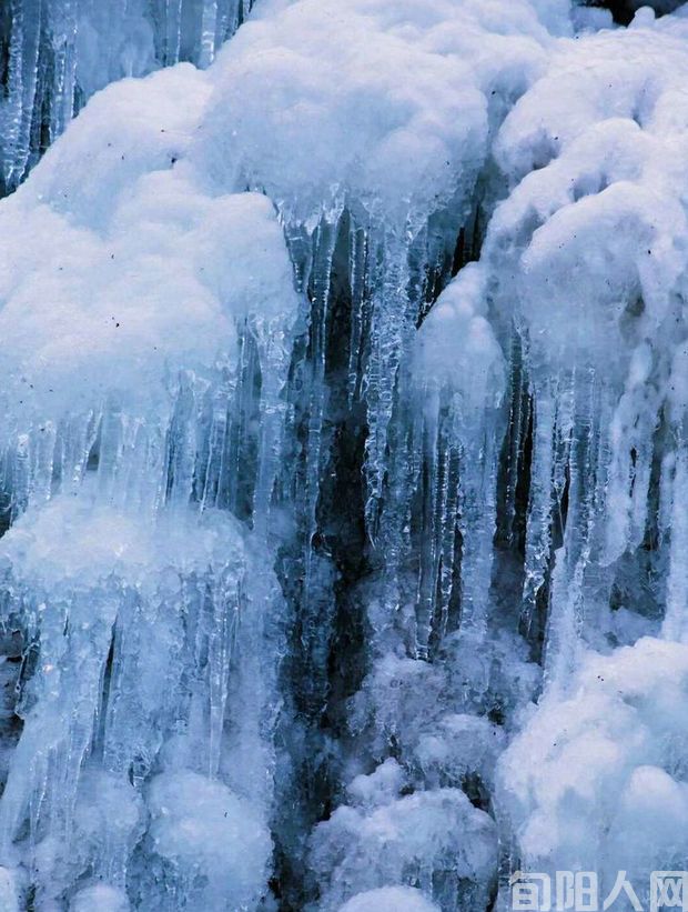 冰川是悬挂岁月头上的一把利剑 文/郭明祥(图1) 冰川.jpg