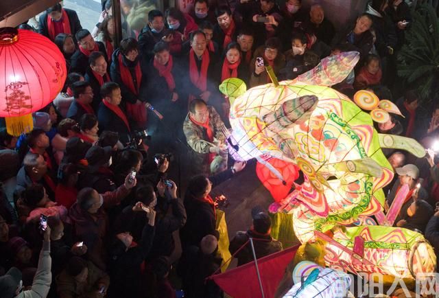 陕西旬阳：懒龙闹春(图3)