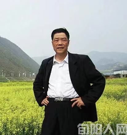 甜酸苦涩铺就人生路——读陈阳友小说《在那甜酸苦涩的岁月》随笔 文/龚建华(图3) 03.jpg