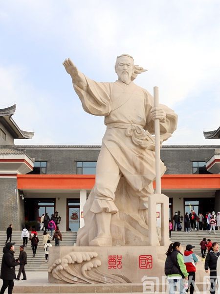 陕西泾阳郑国渠 ——秦代创建的世界三大水利奇迹之一          文/笨马九方皋