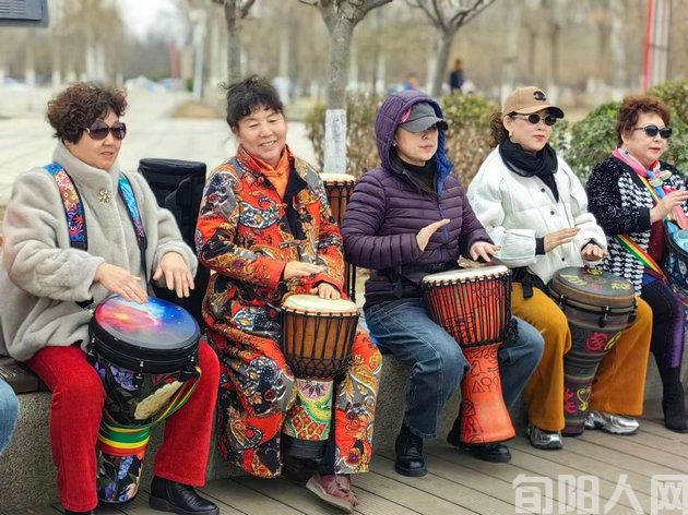 鼓震梅江 文/石岩磊(图3) 非洲鼓.jpg