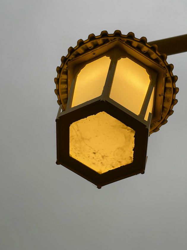 我的往事:开始的话 文/李康平(图1) 灯2.jpg