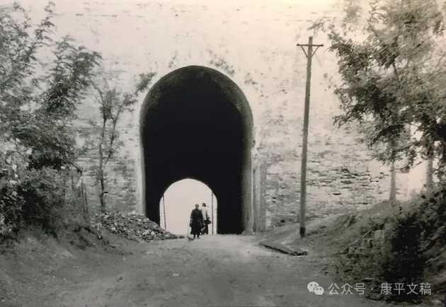 我的往事(6):遇险不死 文/李康平(图1) 往事.png