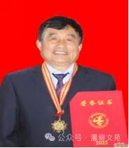 “核桃王”的精彩人生 ——记中国老科协奖获得者、商洛市老科教协会副会长、核桃专家王根宪     文/ 张 涛