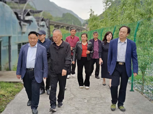 旬阳:为企业出谋划策的智者--梁宏显(图2) 梁.jpg