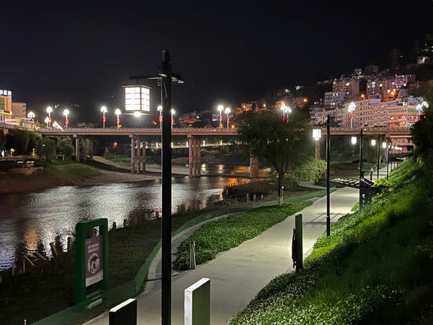 夜曲 文/崔云生(山东)(图1) 夜.jpg