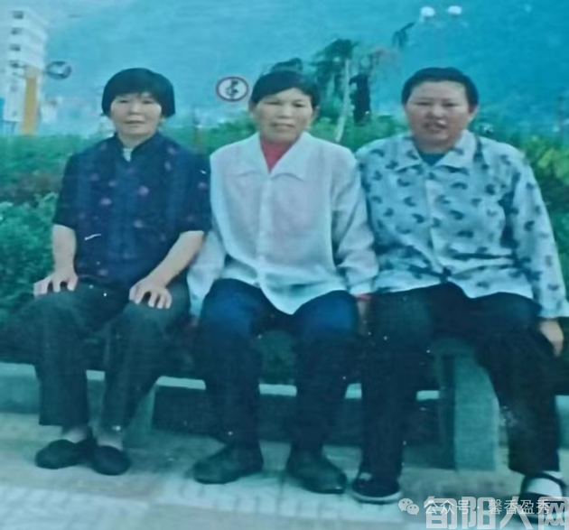 母爱悠长 文/刘世文(图2) 母亲2.png