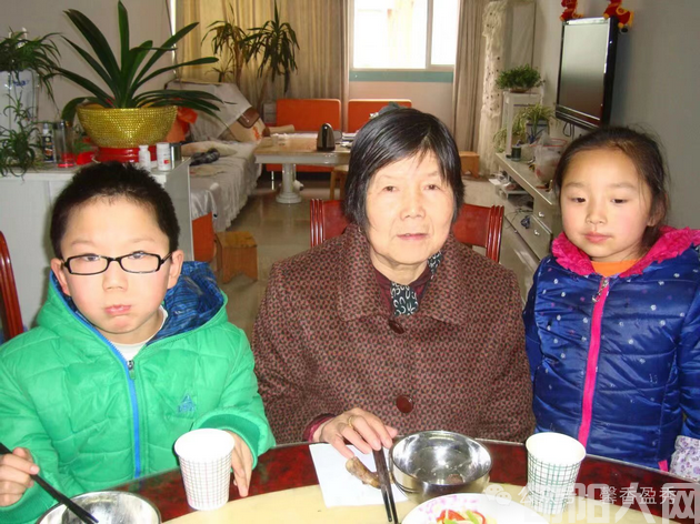 母爱悠长 文/刘世文(图4) 母亲9.png