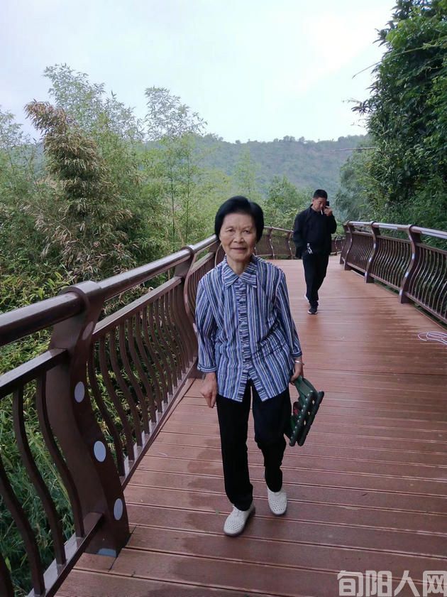 诗吟,游步道 文/棕杰(图1) 张01.jpg