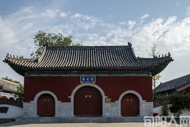 行走山水间(三) 文/张利平(图1) 龙王庙.jpg