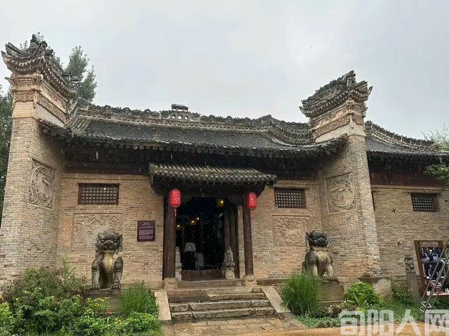 行走山水间(四) 文/张利平(图1) 白鹿原.jpg