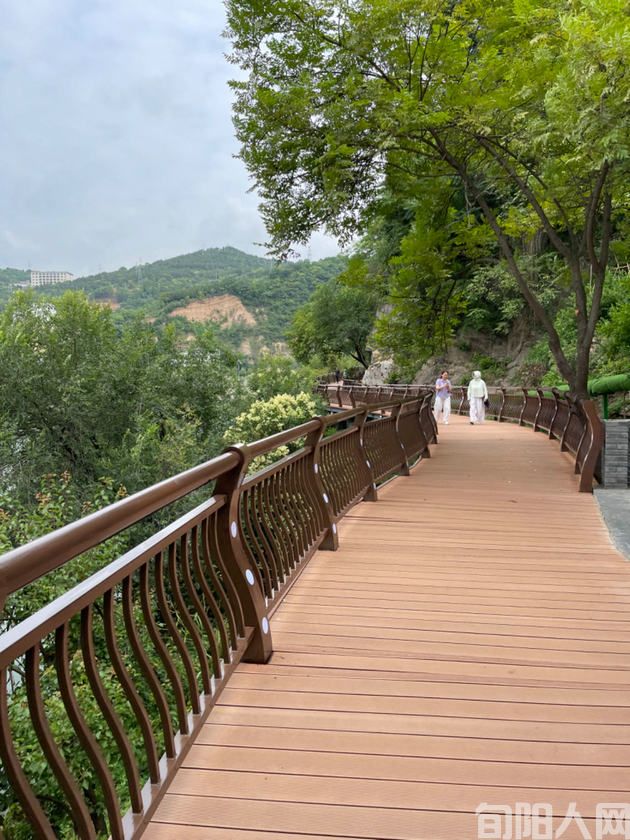 栈道.jpg