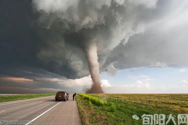 科幻电影:台风袭击(4) 文/李康平(图1) 台风4.jpg