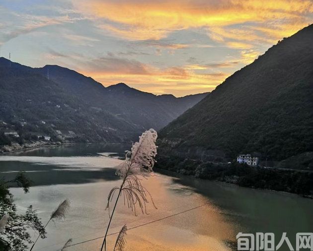 陕西旬阳市棕溪镇:巡河护水生态美(图1) 棕溪.jpg