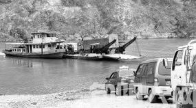 汉水码头 :繁华与宁静的切换镜头 文/肖海娟(图1) 吕河渡口.jpg