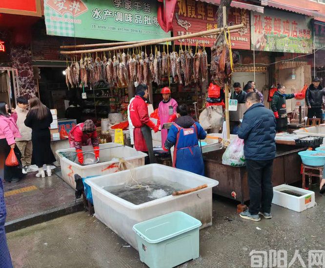 旬阳喜迎春节:热闹的年货市场(图6) 微信图片_20250128121048.jpg