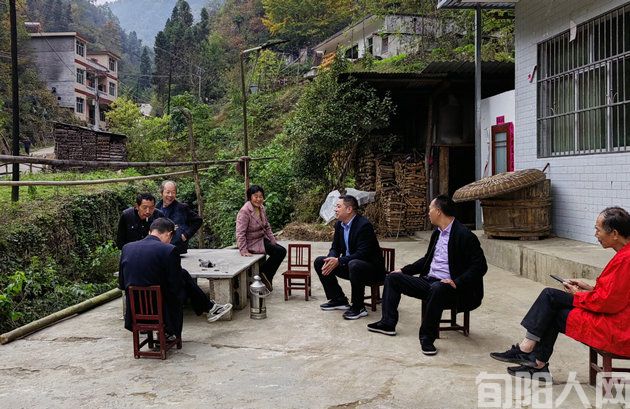 为人民幸福奋斗不止 —-旬阳市仁河口镇2024年工作侧记(图6) 走访群众,化解矛盾纠纷.jpg