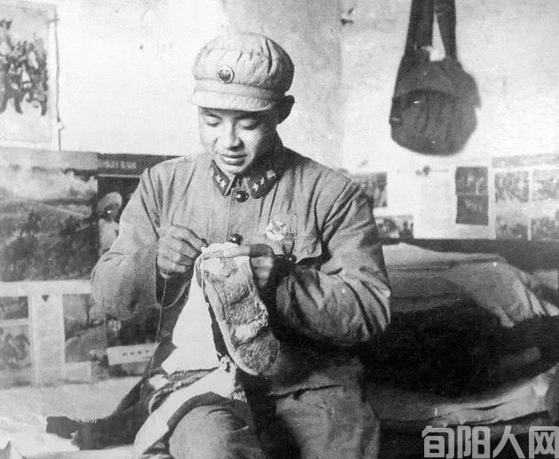 《旬阳人网》学雷锋纪念日:让雷锋精神照亮前行之路(图4) 雷锋04.jpg