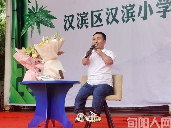 在书香里邂逅时光的智慧 文/王庭德(图2) 王2.jpg