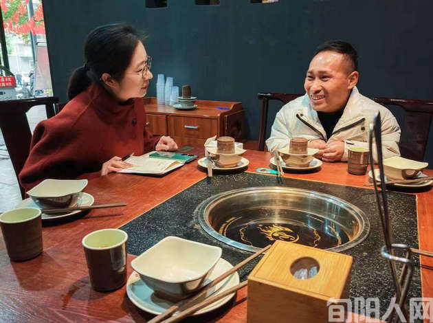 春日访友记 文/ 王庭德(图1) 采访7.jpg