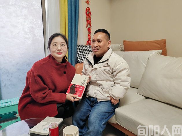 春日访友记 文/ 王庭德(图2) 采访1.jpg