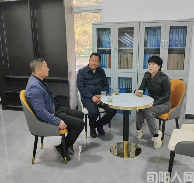 巡审为民办实事 三岔路连民心 ——旬阳市委第二巡察组联合审计组破解棕溪镇矾石村“倒品字”修路困局(图2) 棕溪2.jpg