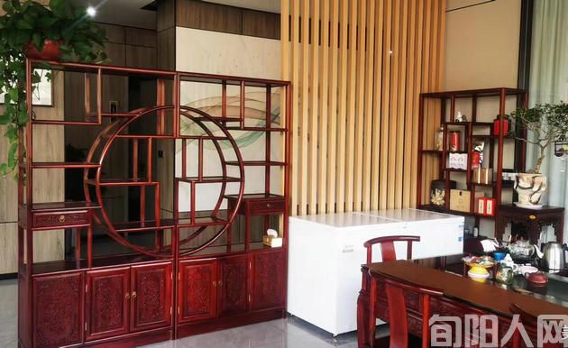 常正安:太极城文化与匠心工艺交相辉映,绽放出地方品牌新魅力——旬阳四季田园红椿木家具入驻太极城侧记(图2) 1.jpg