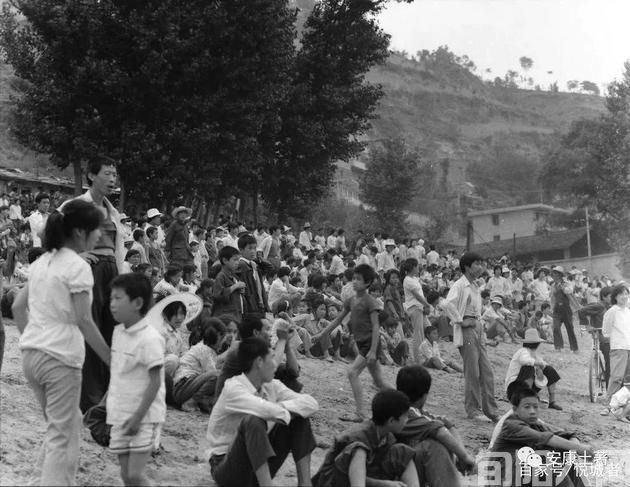 常正安:一桨划破千年文化回响,延续民族传统民俗风骨——浅谈旬阳龙舟赛(图2) 龙船2.jpg