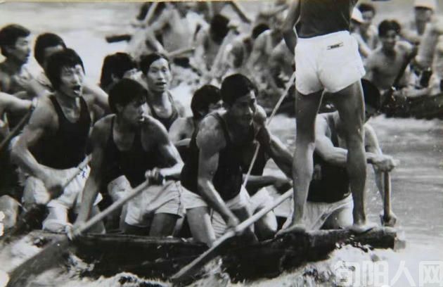 常正安:一桨划破千年文化回响,延续民族传统民俗风骨——浅谈旬阳龙舟赛(图4) 龙船3.jpg