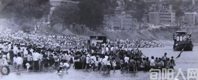 常正安:一桨划破千年文化回响,延续民族传统民俗风骨——浅谈旬阳龙舟赛(图5) 龙船4.jpg