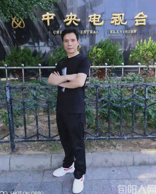 常正安：以故乡为墨，歌声为笔——记挚爱故乡的原创歌手吴万学