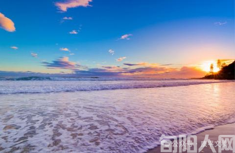 李康平：《异域风情（2）：太阳好像从西边出来了》（散文）